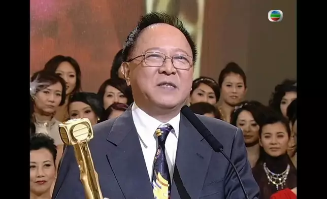 2006年獲TVB頒發「萬千光輝演藝大獎」。