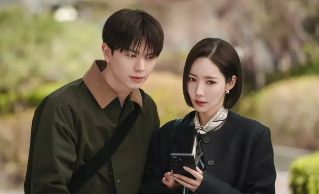 朴敏英、陸星材合作《Nine to Six》。SBS Drama圖片