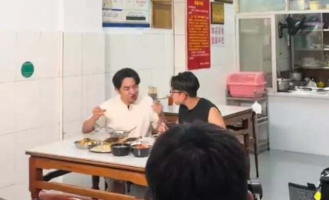 本港藝人王祖藍近日到廣西玉林宣傳當地美食，惹出一場公關風波。網上圖片