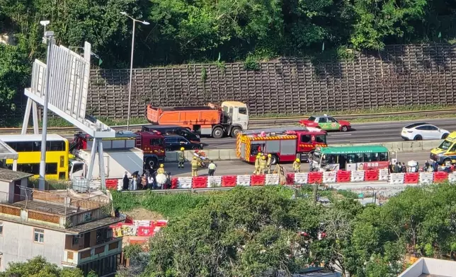 粉嶺公路往九龍方向近松柏塱星期四（6月4日）早上近8時發生三車相撞交通意外。FB圖片