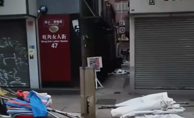女人街老鼠食垃圾片段。網上片段截圖