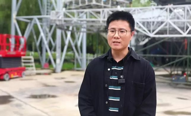 西安電子科技大學機電工程學院副教授樊冠恒表示，太空太陽能發電站的潛在好處是可獲取幾乎無限的電力供應，由於能量可在太空二十四小時不間斷收集，電力供應亦可持續。CCTV影片截圖