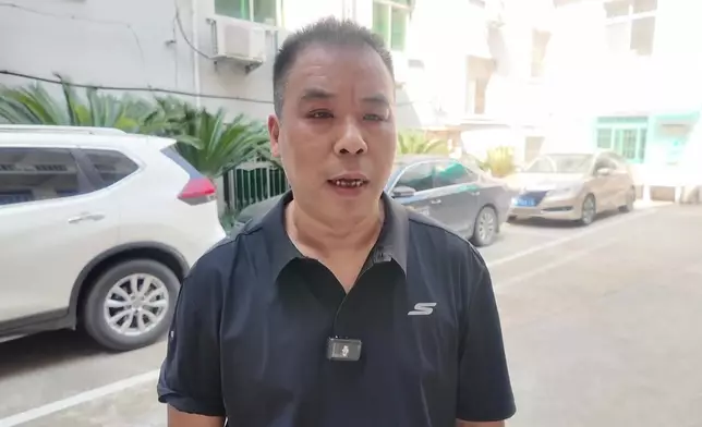 旬陽市林業局天然林保護站工作人員馬經過現場檢查，發現這隻小動物非常年幼，沒有明顯外傷。牠似乎與母親分離，被遺留在村莊，並由居民發現。CCTV影片截圖