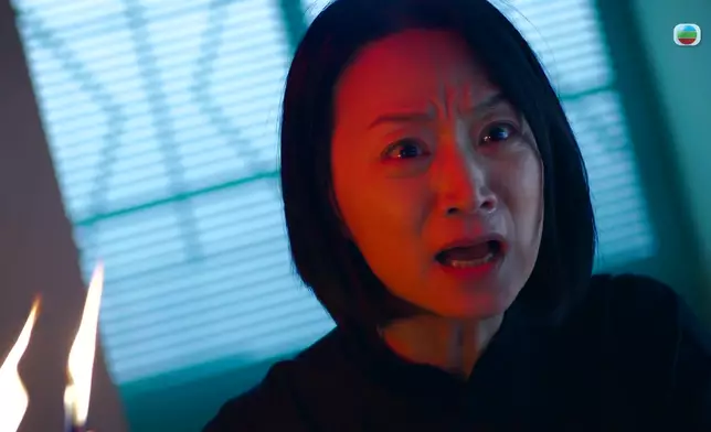 話時話，慧雲姐啲演技都好掂，尤其佢扮秀儀媽咪上身嗰幕，配合鏡頭嘅拍攝，簡直係張力十足。
