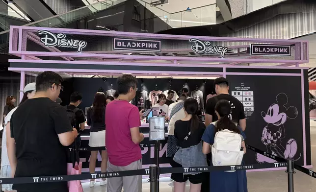 快閃店開幕首日即吸引粉絲與潮流達人親臨現場朝聖。