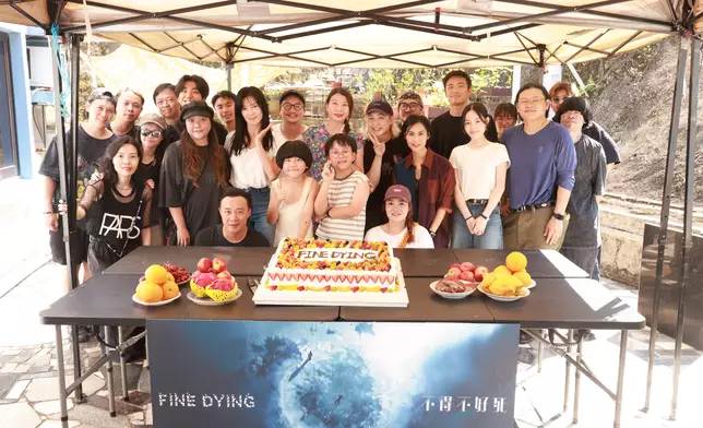 金像獎提名美術指導張蚊首次執導劇情長片《不得不好死》，日前在香港舉行開鏡禮。