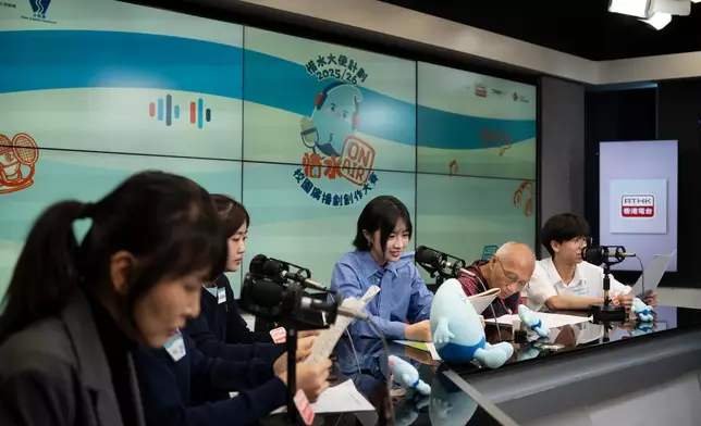 「惜水On Air校園廣播劇創作大賽得獎隊伍早前獲邀走進錄音室，與港台專業團隊及sica攜手錄製廣播劇。