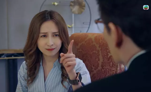 嘉欣呢一幕嘅呢一個眼神同手勢，都好有戲。