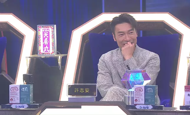 吳國敬分享許志安昔日錄歌的秘聞。