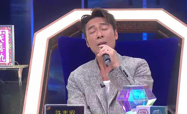 許志安示範以「講故事」唱《昨遲人》。