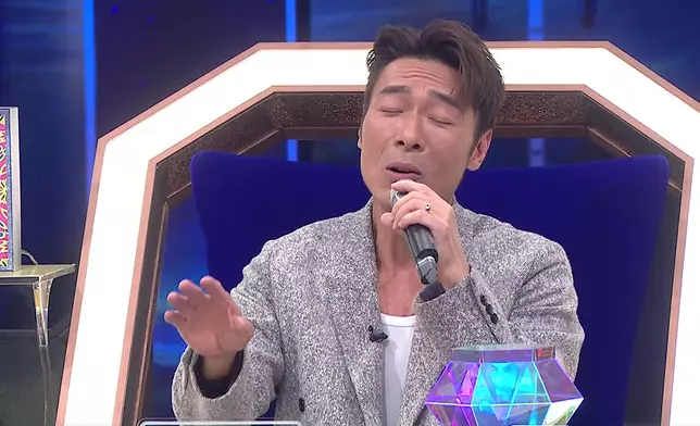 許志安示範以「講故事」唱《昨遲人》。