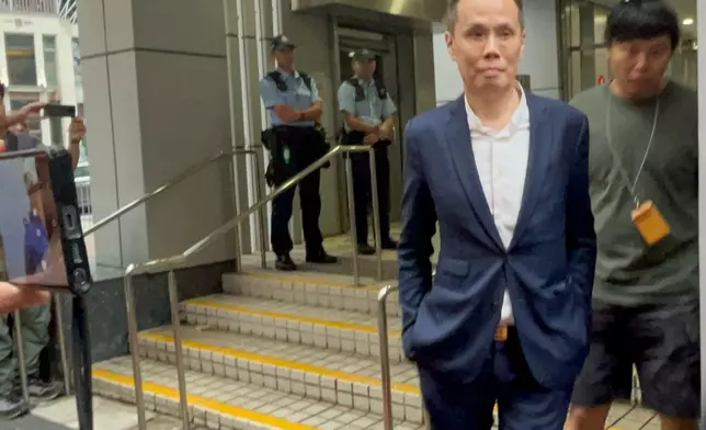 被捕實習女醫生的代表律師(右)。巴士的報記者攝