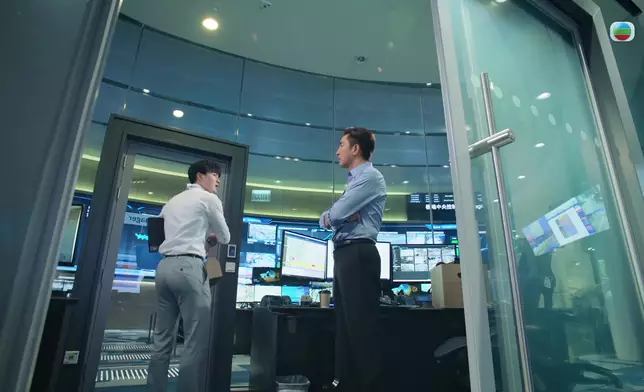 嘉洛仔個pat pat好搶鏡。