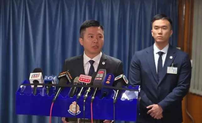 警方油尖警區刑事部署理警司陳熾華向傳媒簡報案情。