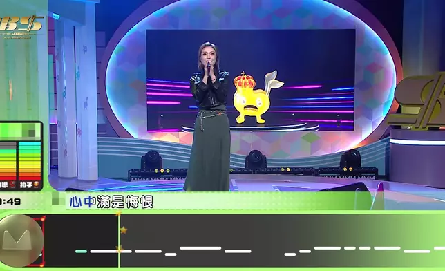 龍婷唱《夢醒時分》成功過關。