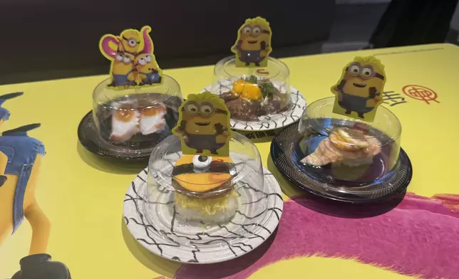 蓋上的立牌歡迎客人取走。