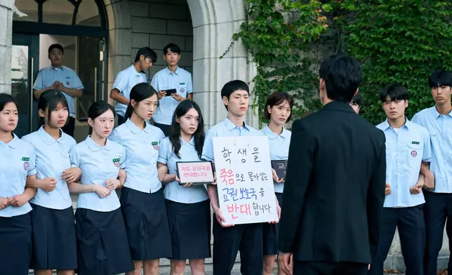 《鐵拳教育》掀起全球教育議題。Netflix圖片