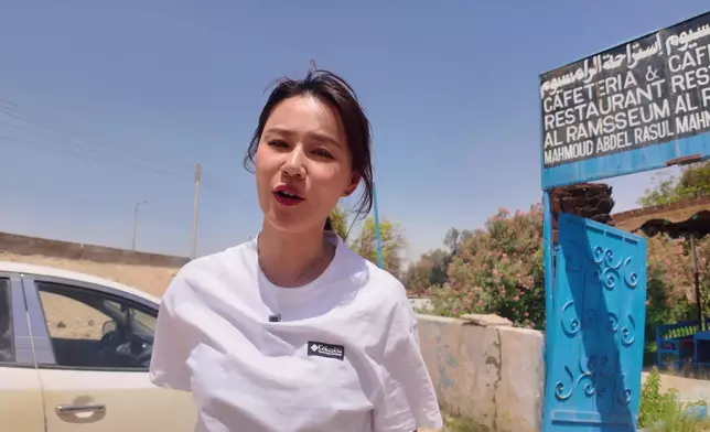 翠如旁述講故仔，Tony又戲精上身扮侯賽因，好搞笑。