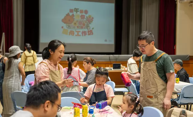 香港人才服務辦公室與聖雅各福群會「We嘩藍屋」合辦端午節活動，邀請來港人才攜同家人參與義工服務，與本地居民共慶佳節。