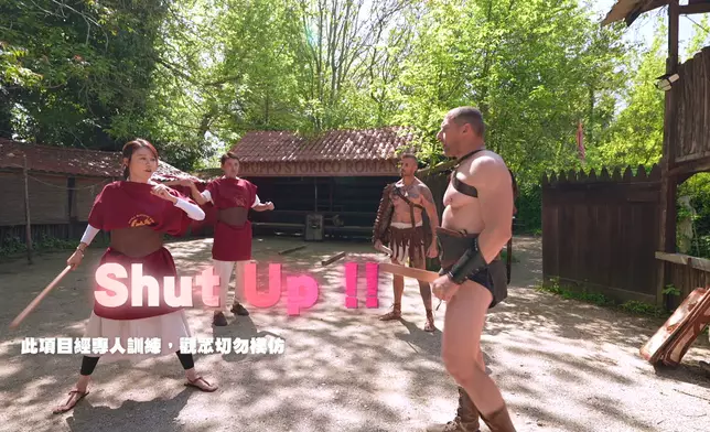 因為多口，黃翠如被教官勒令Shut Up。