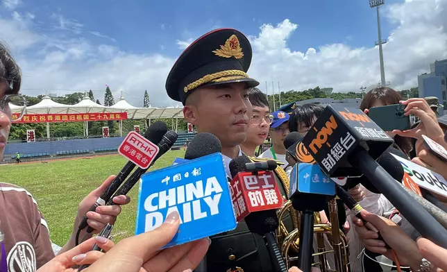 駐香港部隊二級上士李澤