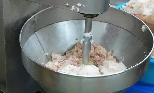 整魚蛋過程絕對唔簡單。