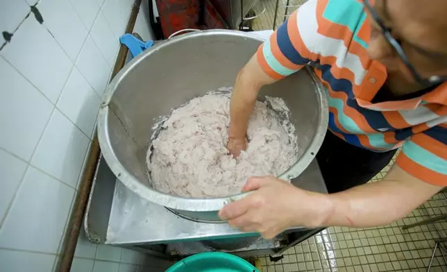 整魚蛋過程絕對唔簡單。