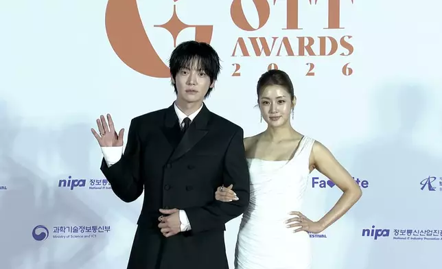 「2026全球OTT大獎」由安宰賢、姜素拉擔任大會司儀。影片截圖