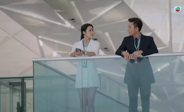 呢幕真係好爆笑，Tiffany都好靚。