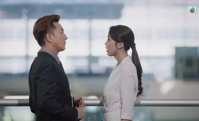 呢幕真係好爆笑，Tiffany都好靚。