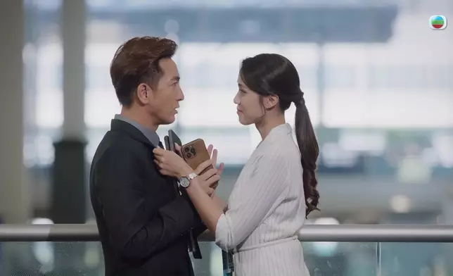 呢幕真係好爆笑，Tiffany都好靚。