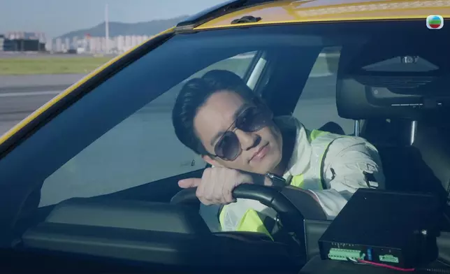 吳偉豪戴眼超真係靚到離譜。