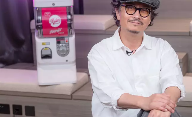 他離開話劇團同年，憑《南海十三郎》擊敗張國榮奪得金馬影帝。