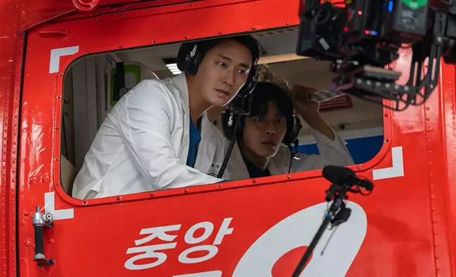 《外傷重症中心》第一季結尾已埋下多處伏筆。NetflixKorea圖片