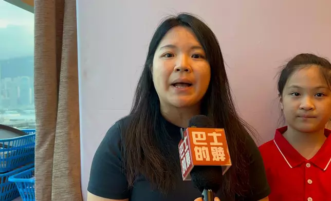 母親廖女士。巴士的報記者攝