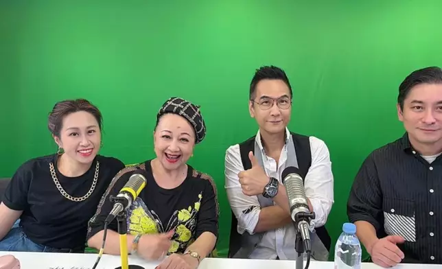 陳啟泰接受新城廣播《開心大派對》訪問。