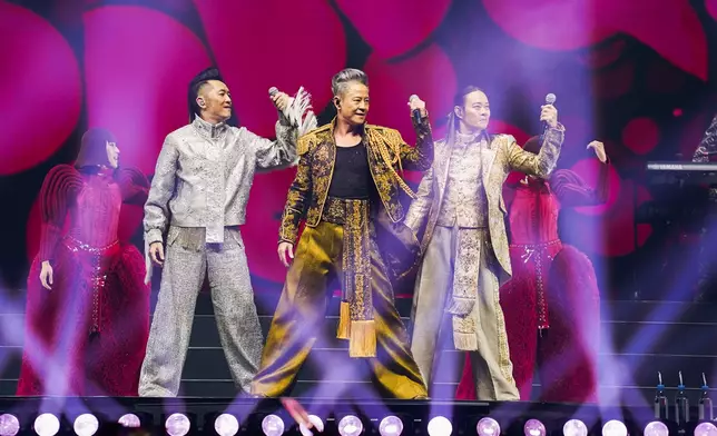 草蜢「GRASSHOPPER THREE IN LOVE CONCERT草蜢演唱會2026」新加坡站順利完成！