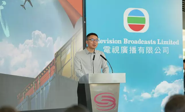 國家廣電總局國際司涉外管理處處長鄭庶致辭。