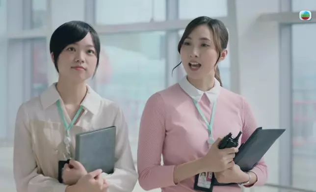你哋係咪第一眼都認唔到呢個係Desta（左）呢？！