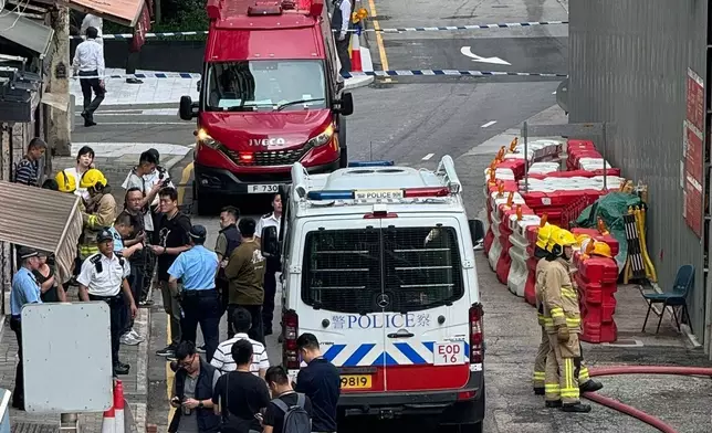 6月25日在鰂魚涌濱海街一地盤內發現的疑似炸彈，爆炸品處理課人員檢查後，確認可以安全移離，無即時危險。FB圖片