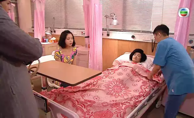 直至2013年獲曾志偉及陳維冠誠意邀請復出，參演劇集《女人俱樂部》