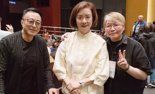 息影女星汪玲與劉緯民專程來睇好戲。