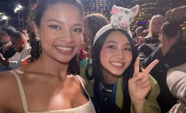 香港YouTuber阿慈成功與Catherine合照。