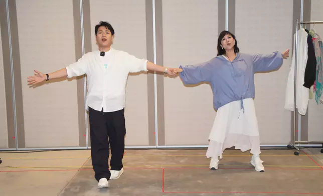 由楊詩敏（蝦頭）與譚偉權（Gary哥哥）共同創作的全新舞台劇音樂騷《唔妥你還是愛你》，原定7月10日起上演6場，因反應熱烈宣布加開至13場。