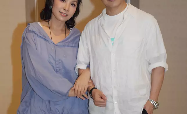 演出以「追、求、定、結、離」為軸線，結合戲劇與音樂拆解男女愛恨糾結。