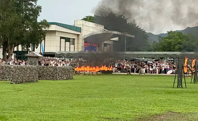 解放軍駐港部隊開放日。巴士的報記者攝