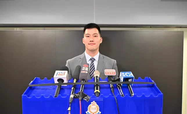 警方西區警區重案組高級督察郭愉勤向傳媒簡報案情。