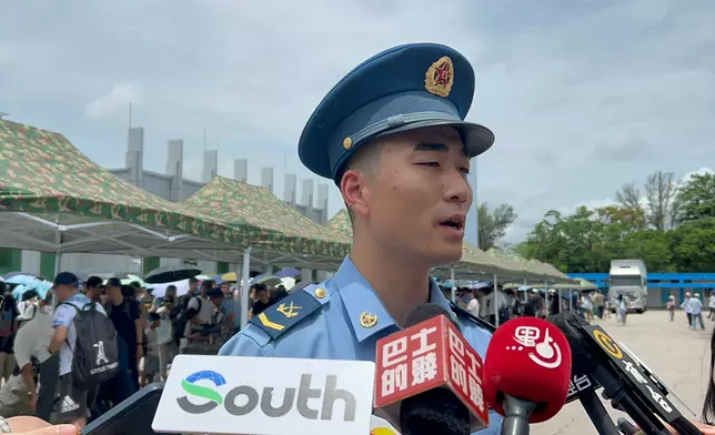 駐香港部隊空軍中士王連旭。巴士的報記者攝