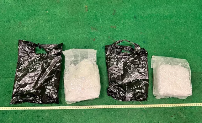 檢獲的懷疑甲基安非他命。政府新聞處圖片