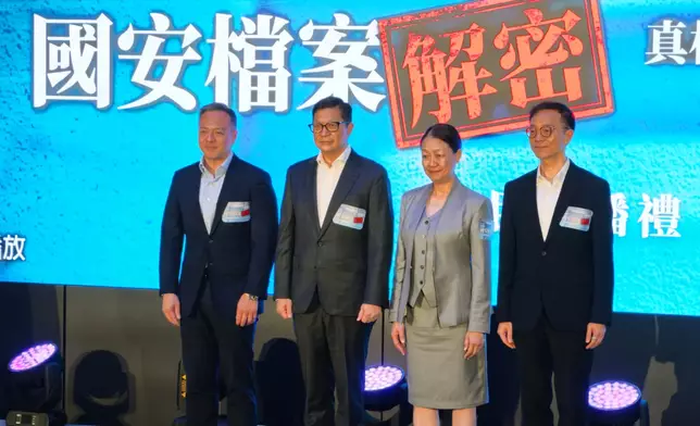 左起警務處處長周一鳴、保安局局長鄧炳強、保安局常任秘書長廖李可期、懲教署署長黃國興。